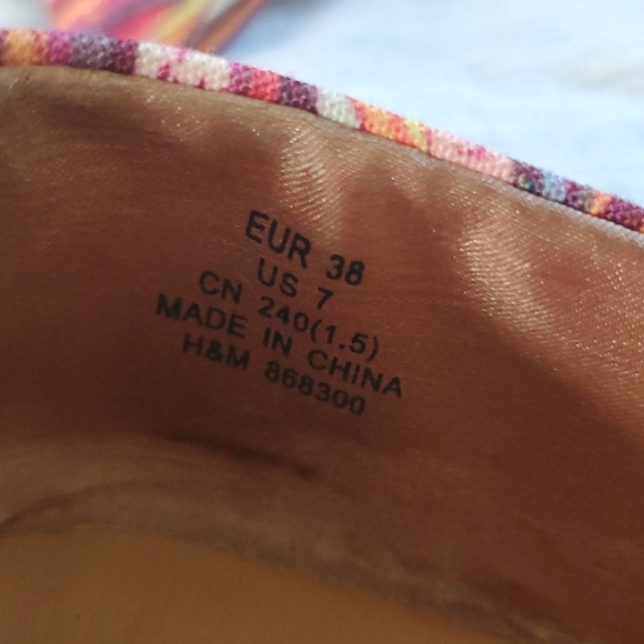 H&M Patterned Flat - Picture 6 of 7